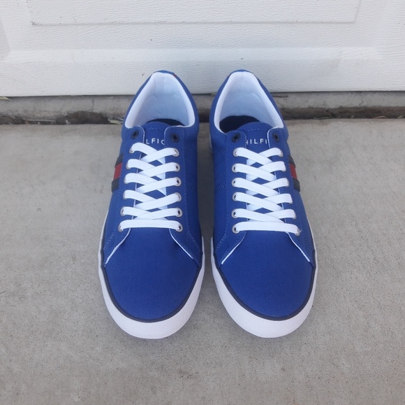 Tommy Hilfiger - Picture 3 of 4